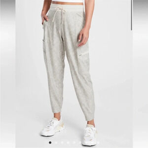 Athleta Venture Printed Pant Size 6 Casual Featherweight Stretch Viper Grey